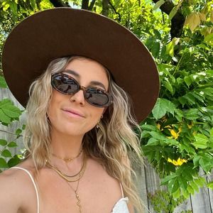 Meet your Posher, Georgia